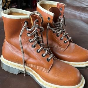 Dr. Martens 👢 Brand New Size US 6